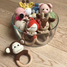 Charger l'image dans la galerie, Hochet musical animaux en crochet